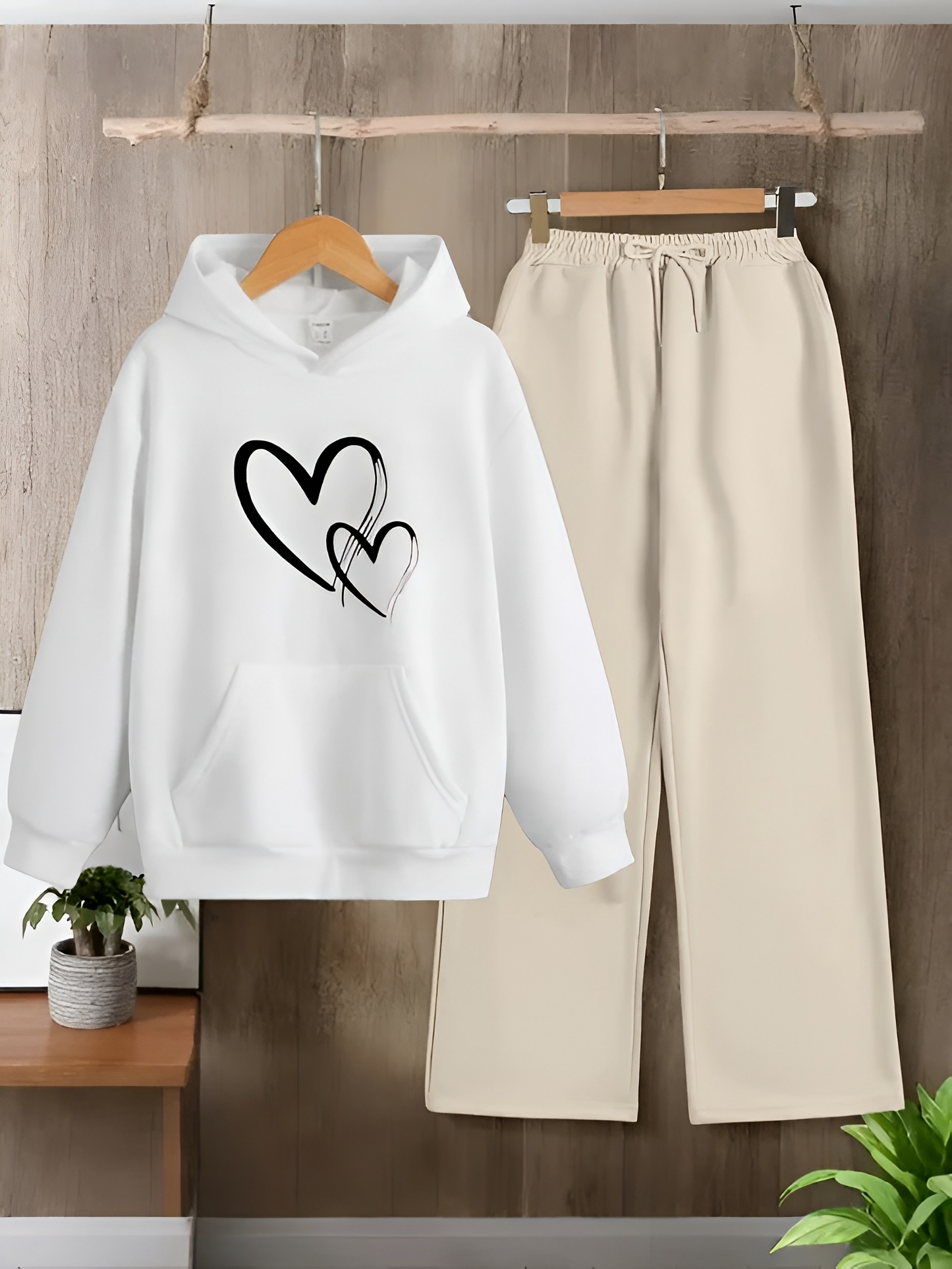 WOMEN TRACKSUIT