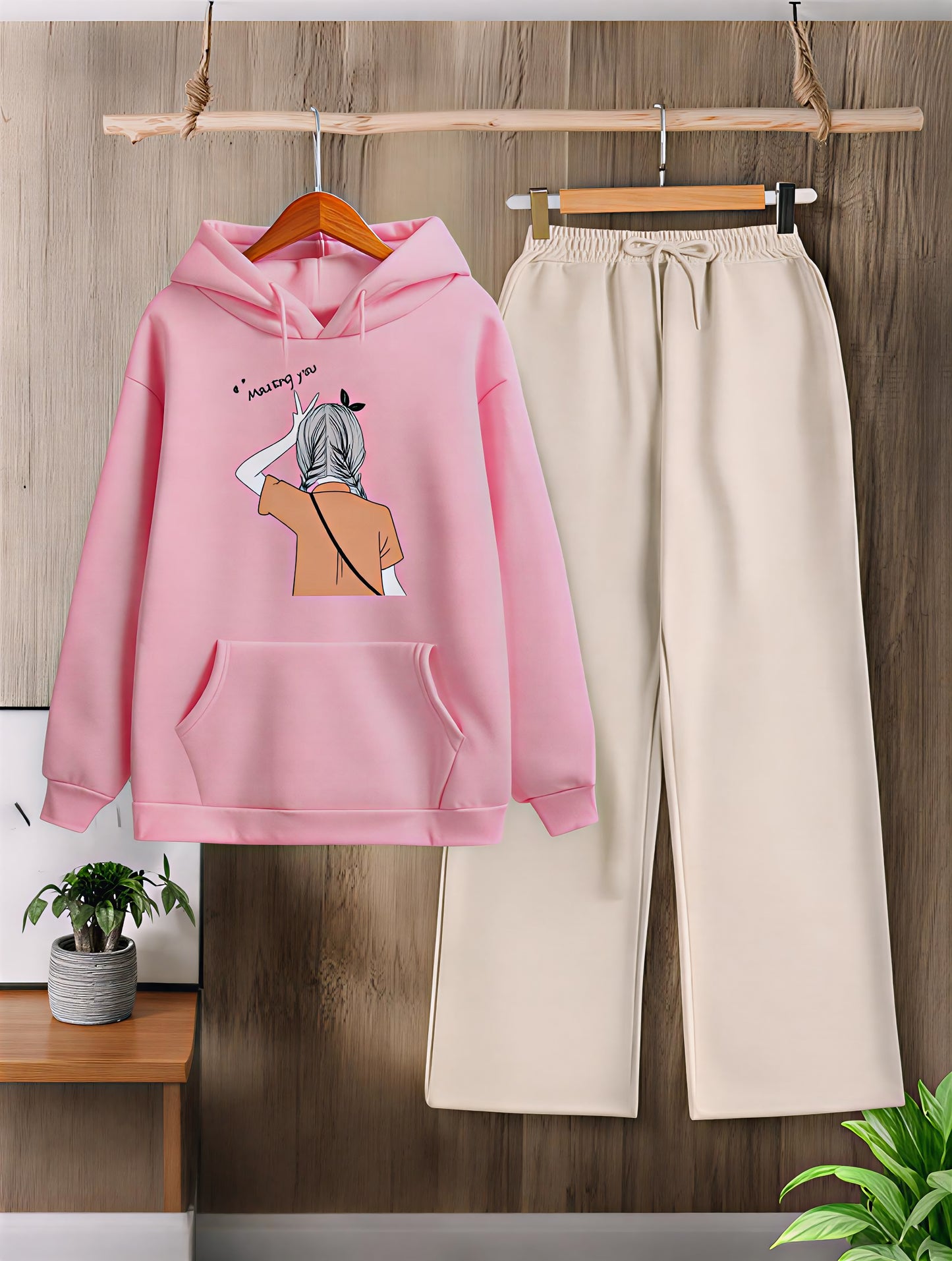 WOMEN TRACKSUIT
